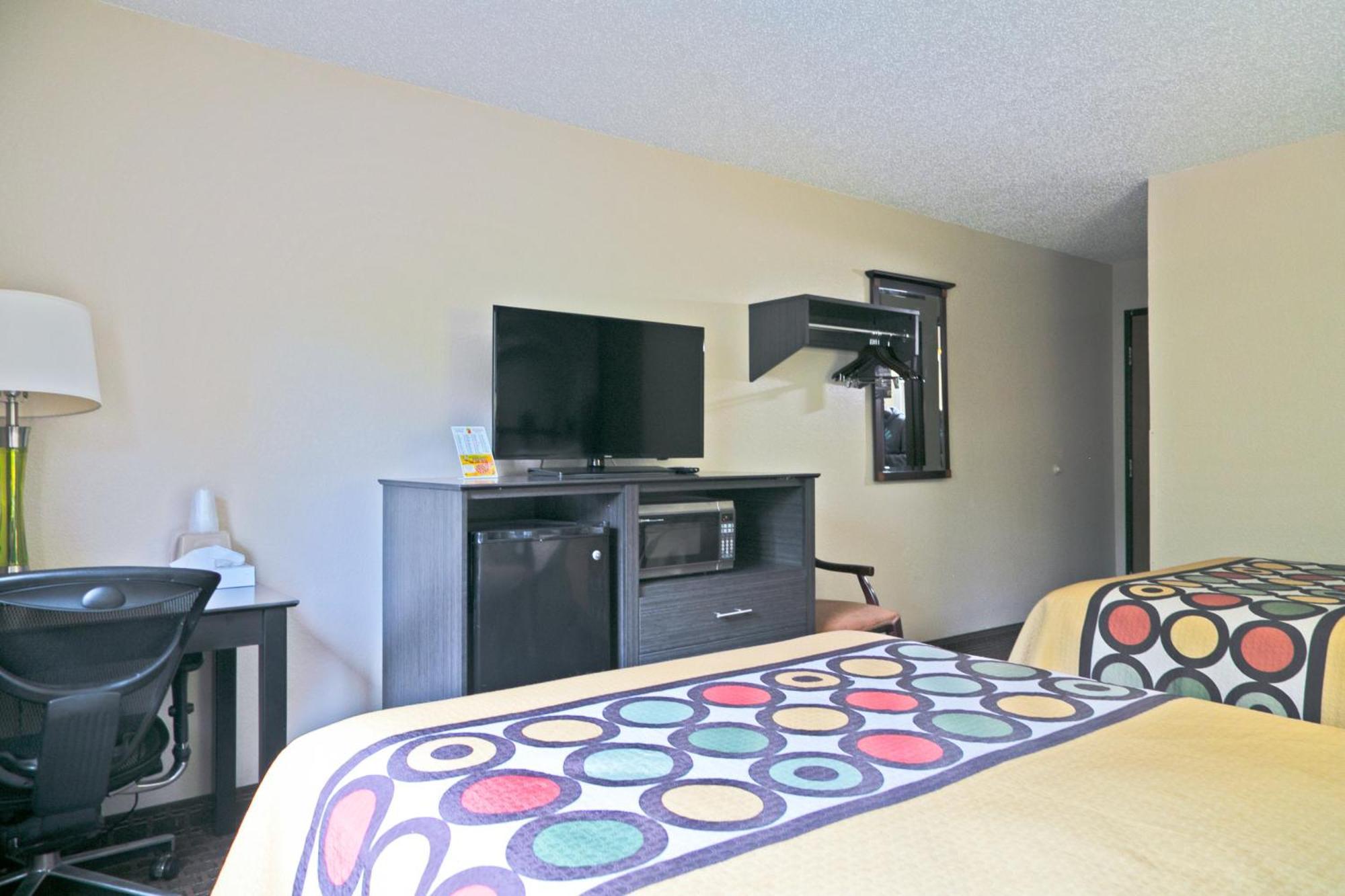 Super 8 By Wyndham Ft Eisenhower Area Motel 2*