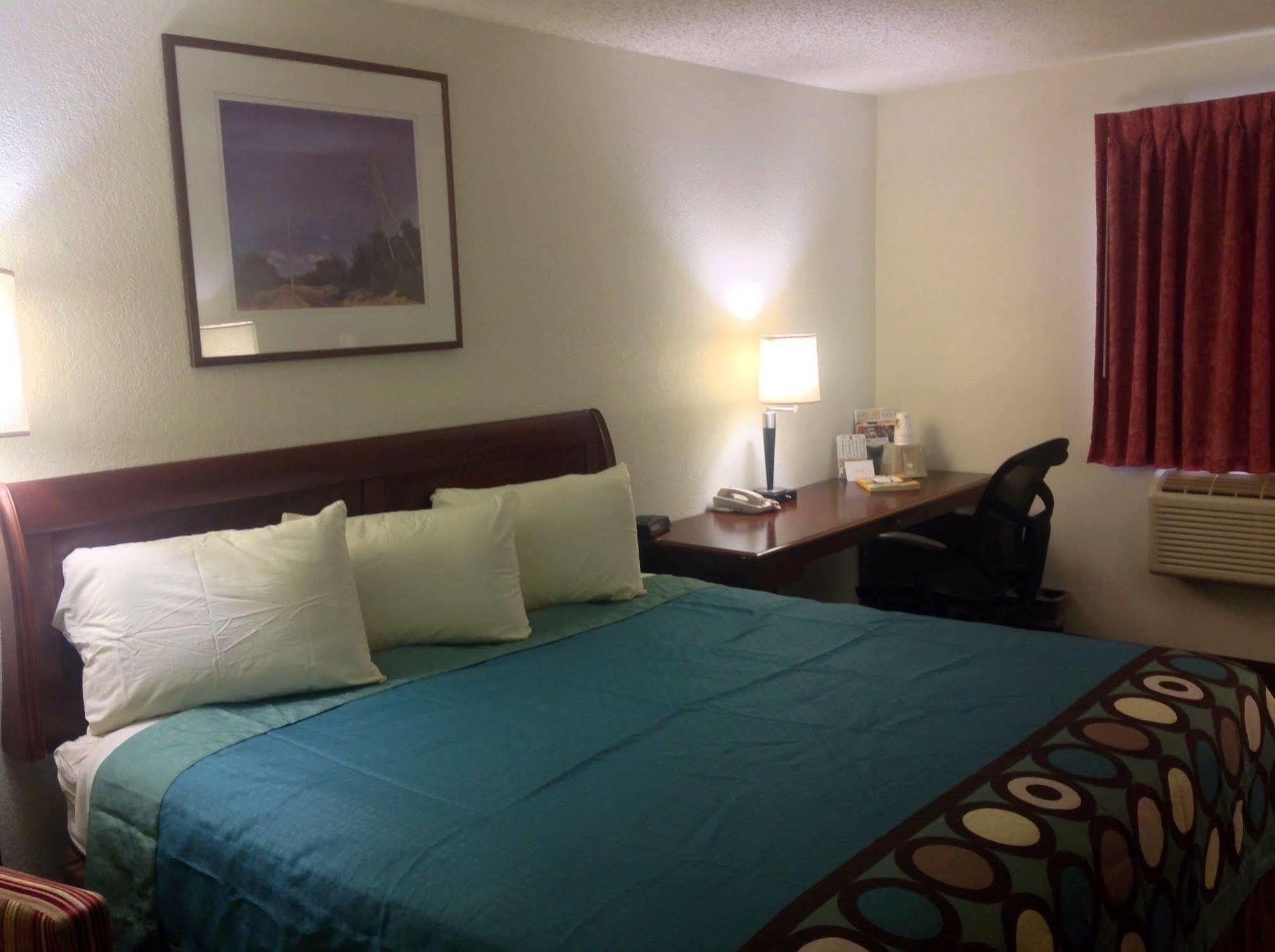 Super 8 By Wyndham Ft Eisenhower Area Augusta